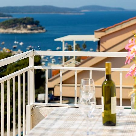 Apartments Dora Hvar Town Luaran gambar