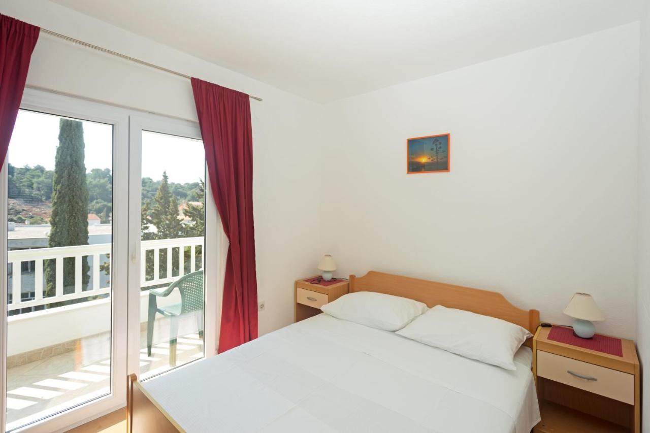Apartments Dora Hvar Town Luaran gambar