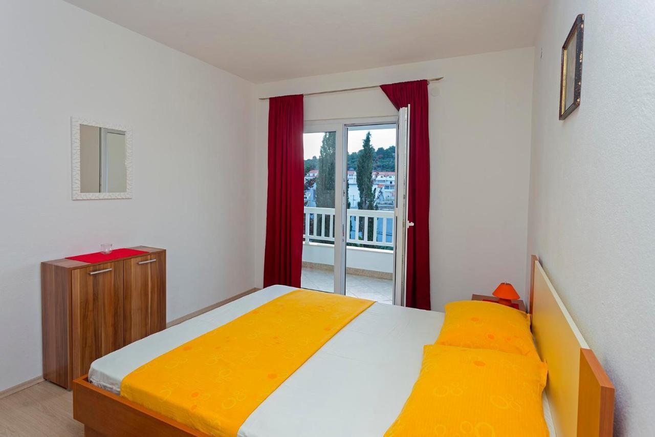 Apartments Dora Hvar Town Luaran gambar