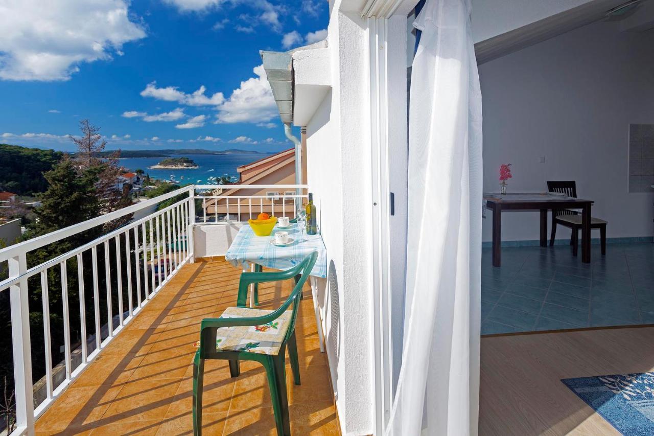 Apartments Dora Hvar Town Luaran gambar