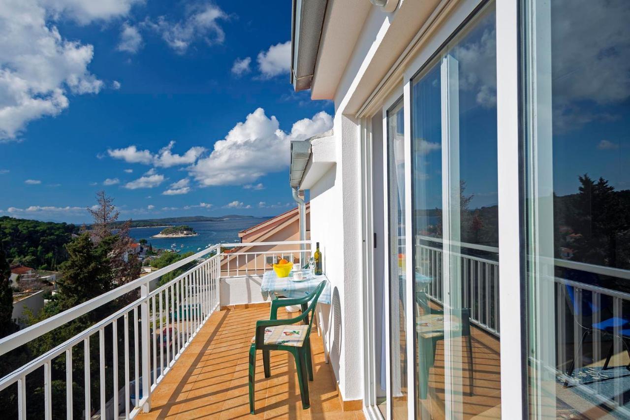 Apartments Dora Hvar Town Luaran gambar