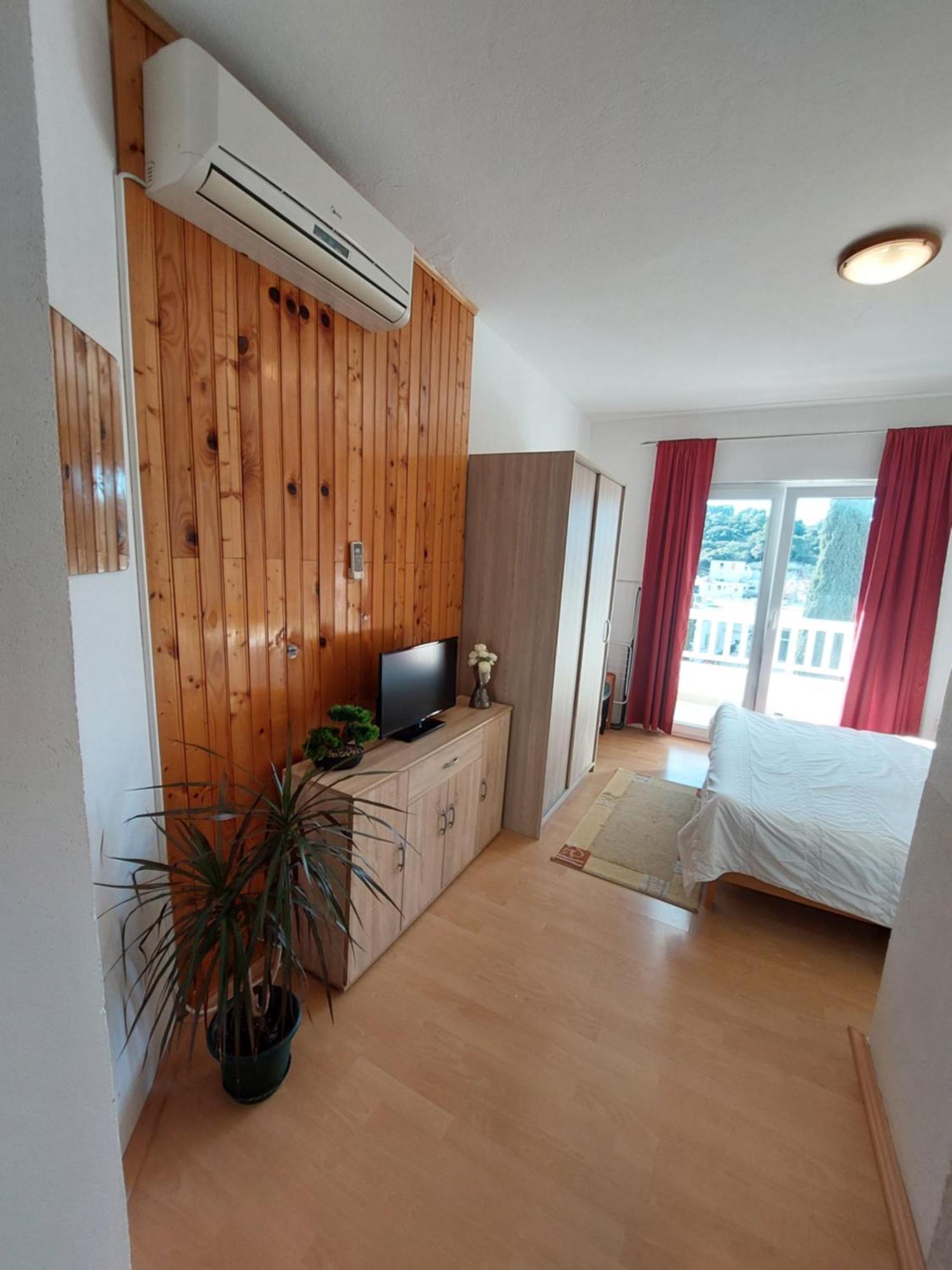 Apartments Dora Hvar Town Luaran gambar