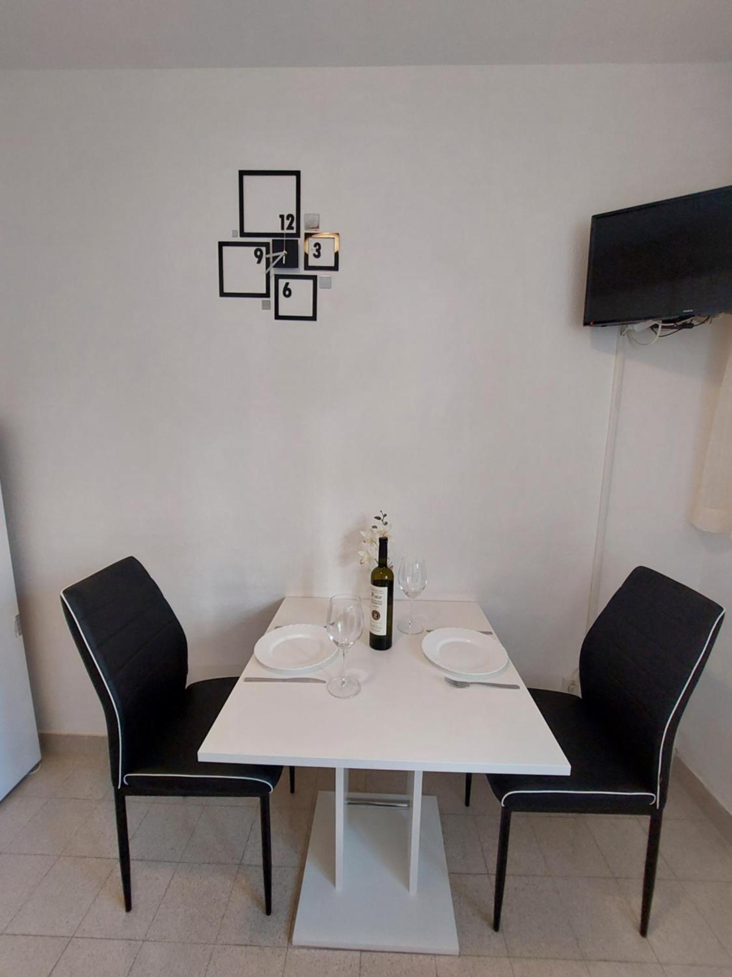 Apartments Dora Hvar Town Luaran gambar