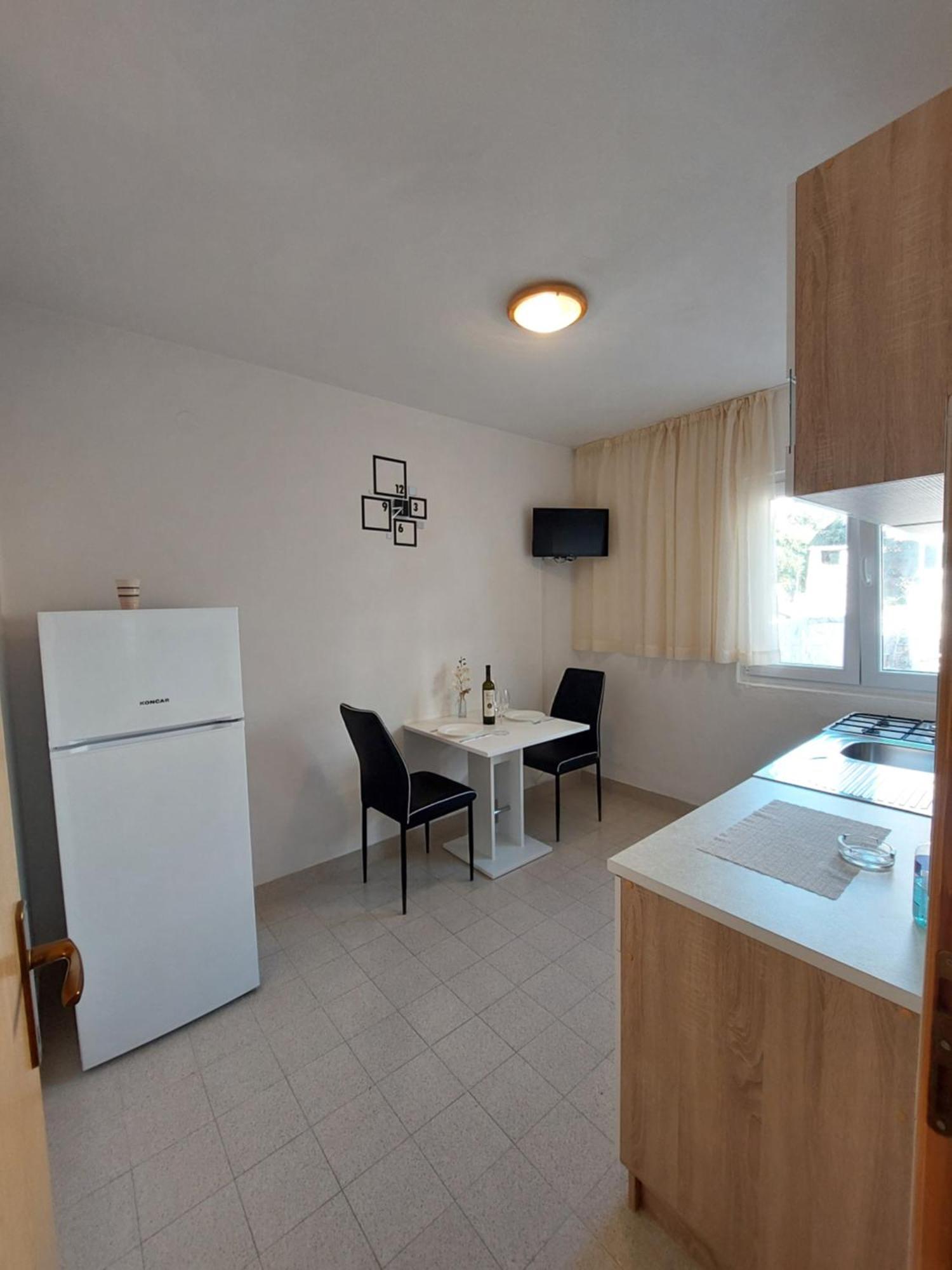 Apartments Dora Hvar Town Luaran gambar