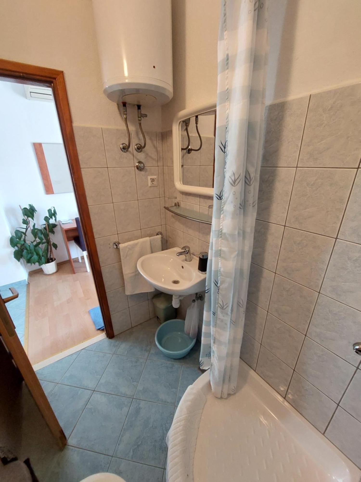 Apartments Dora Hvar Town Luaran gambar