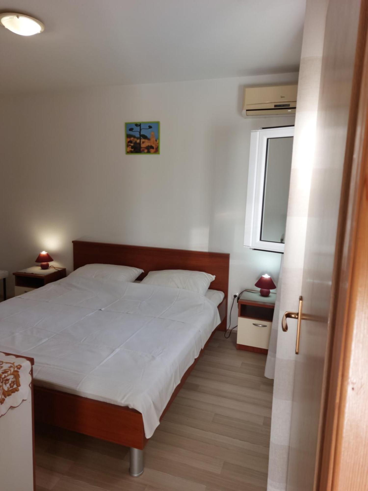 Apartments Dora Hvar Town Luaran gambar